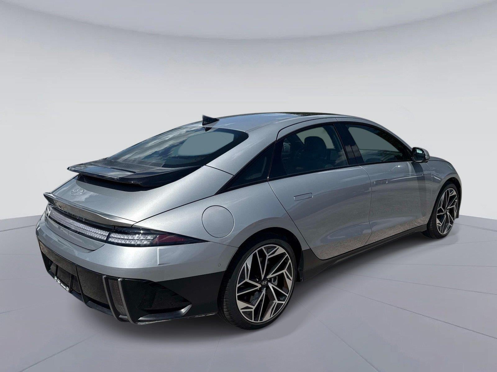 2025 Hyundai Ioniq 6 Limited