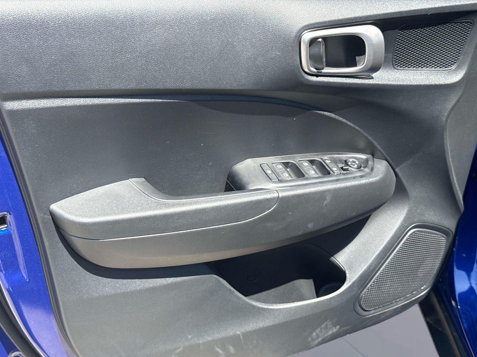 2025 Hyundai Venue SE