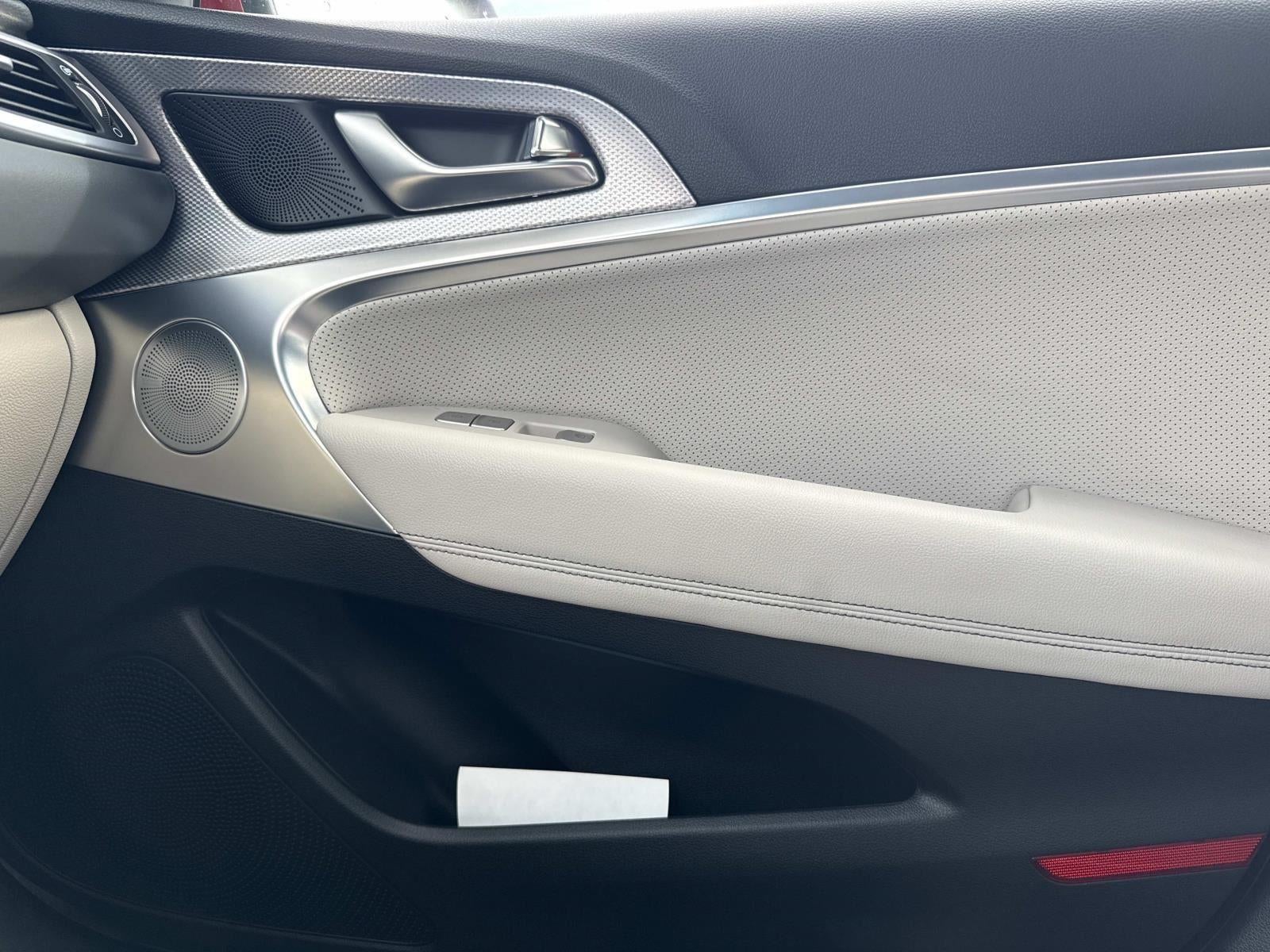 2022 Genesis G70 2.0T