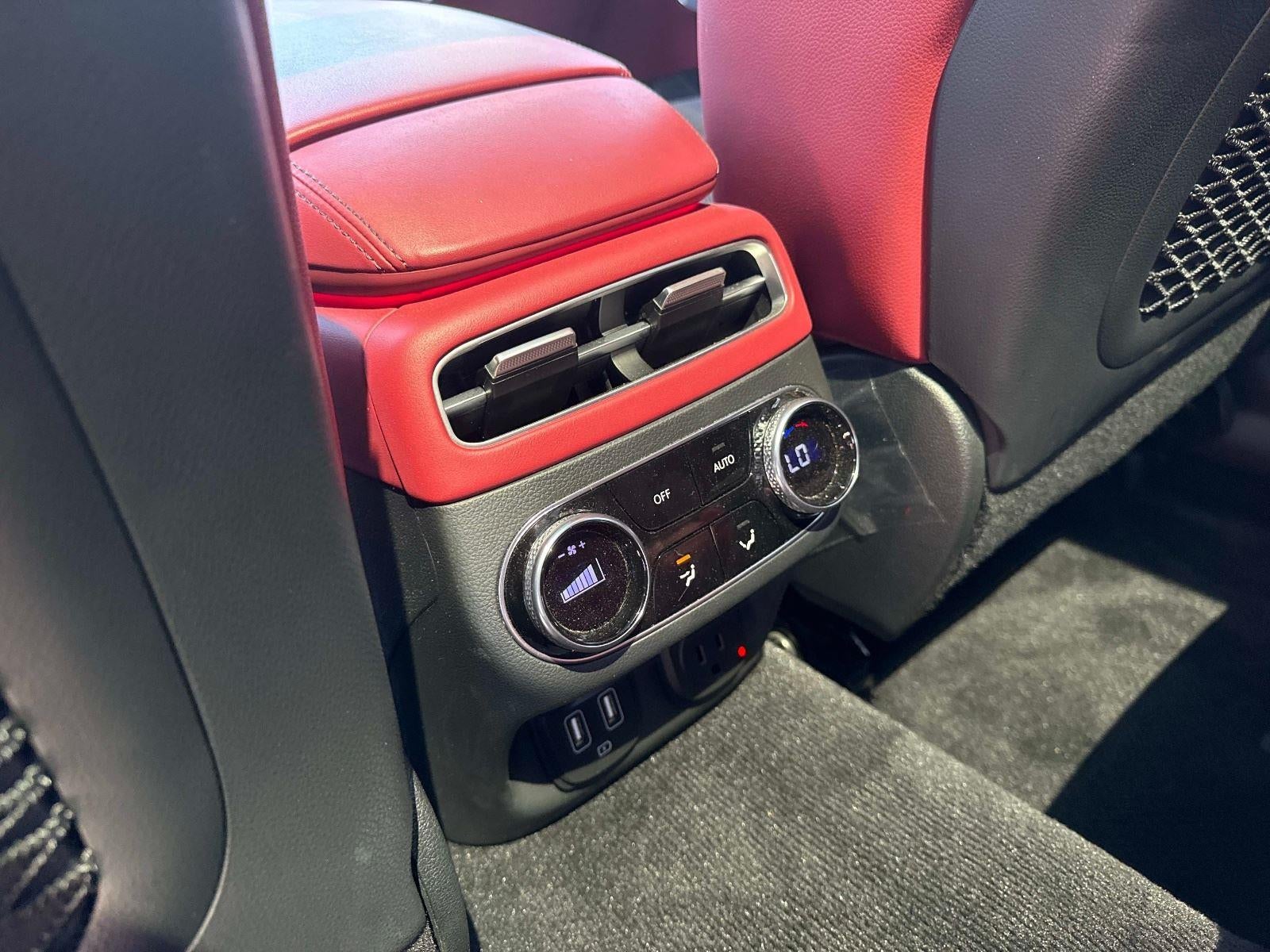 2023 Genesis GV70 2.5T