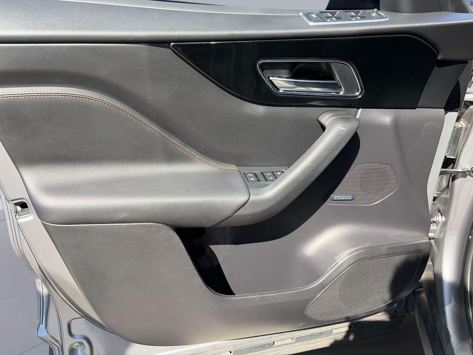 2020 Jaguar F-PACE 25t Prestige