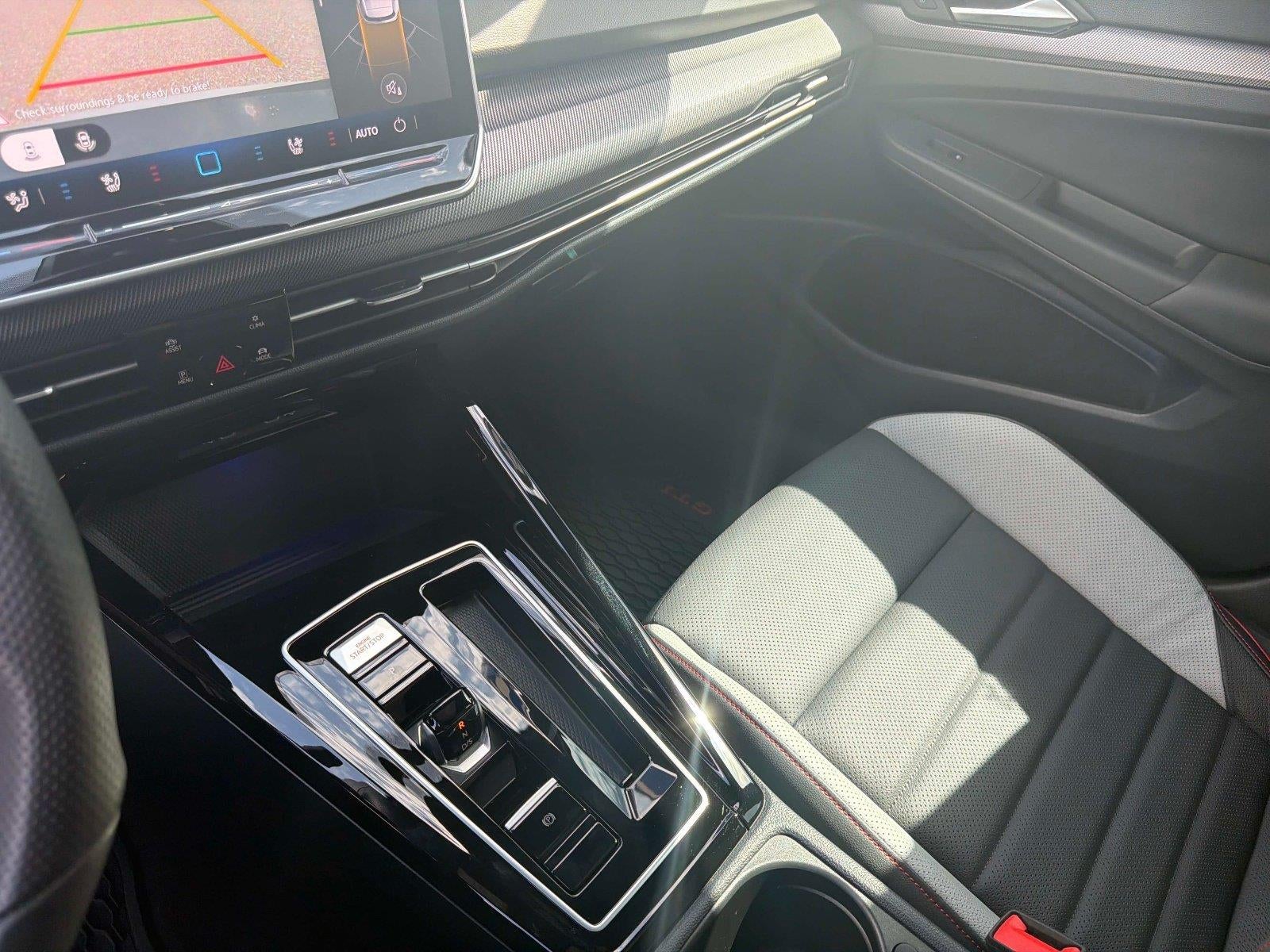2025 Volkswagen Golf GTI SE