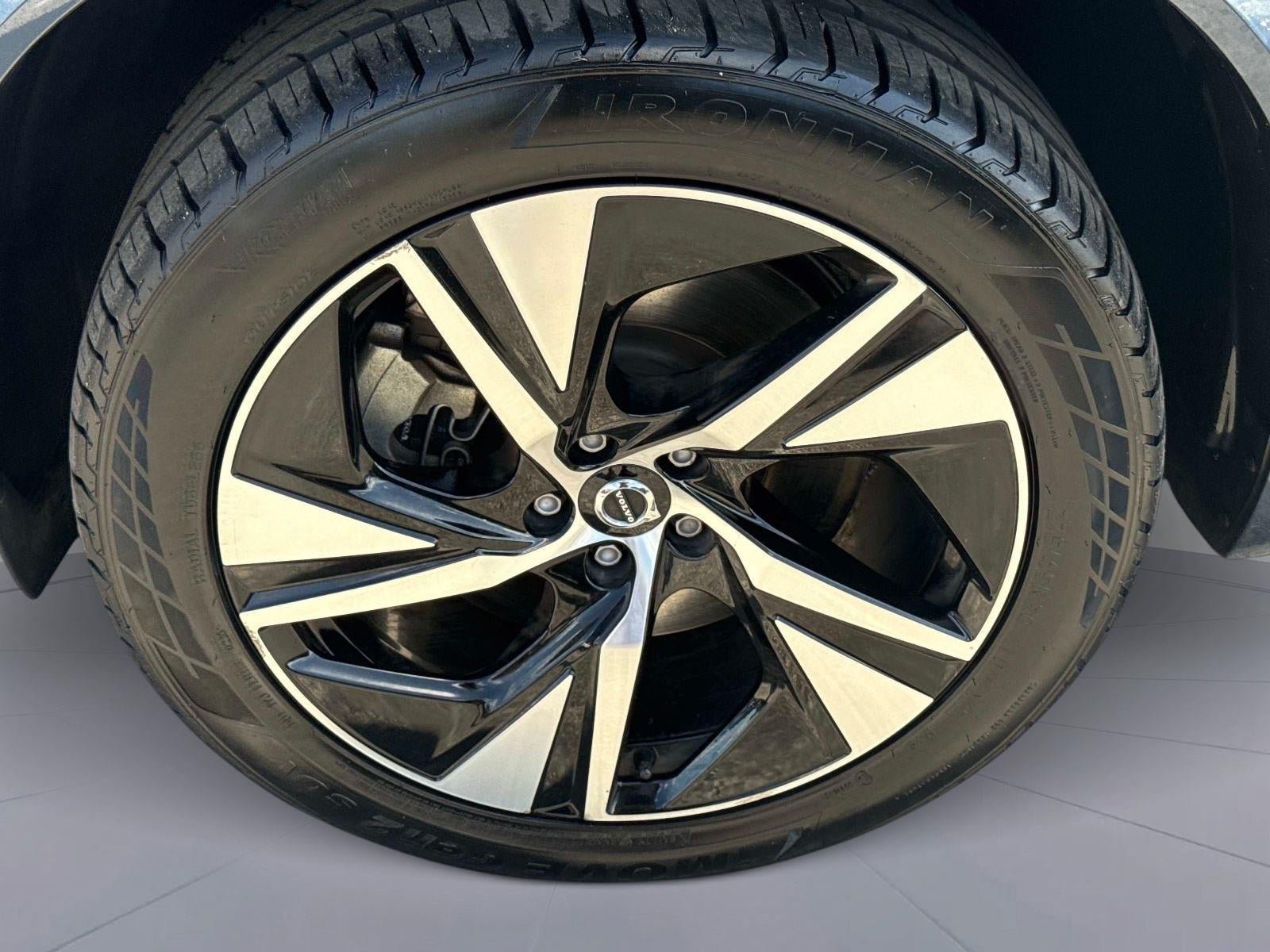 2022 Volvo XC90 Recharge Plug-In Hybrid R-Design