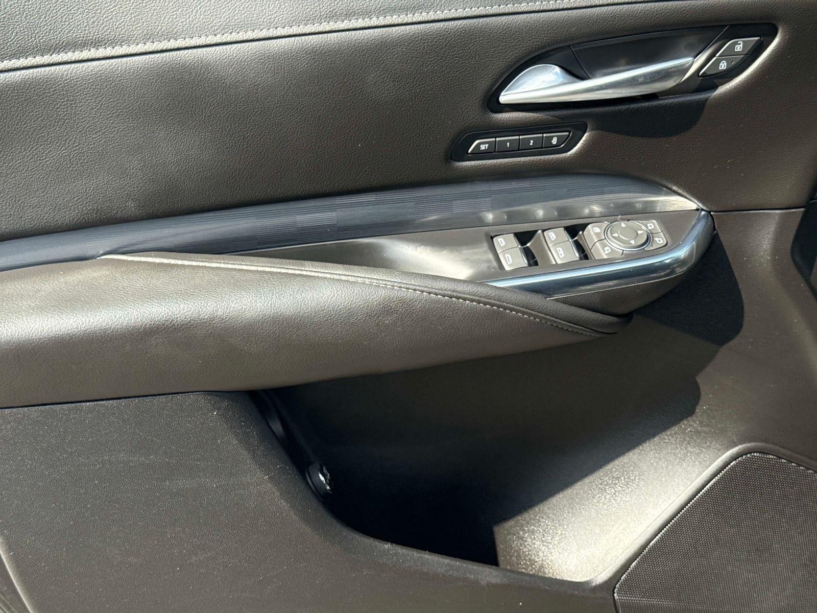 2025 Cadillac XT4 FWD Premium Luxury