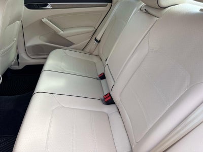 2017 Volkswagen Passat 1.8T SE