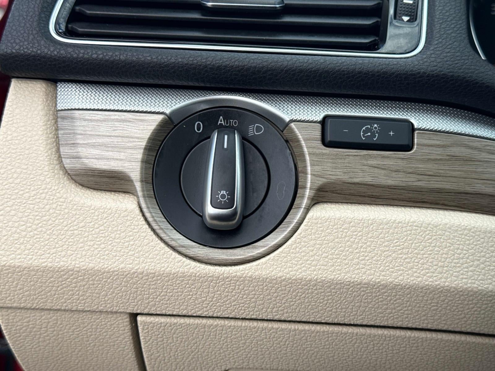 2017 Volkswagen Passat 1.8T SE