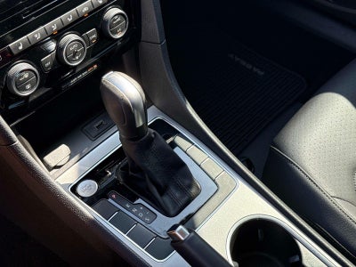 2022 Volkswagen PASSAT 2.0T SE