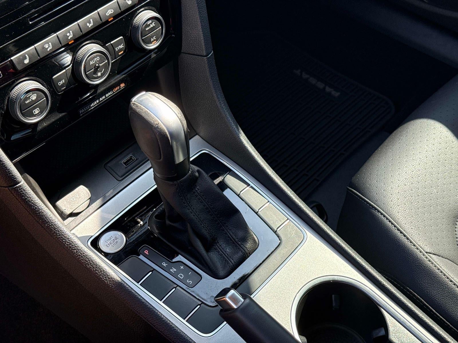 2022 Volkswagen PASSAT 2.0T SE
