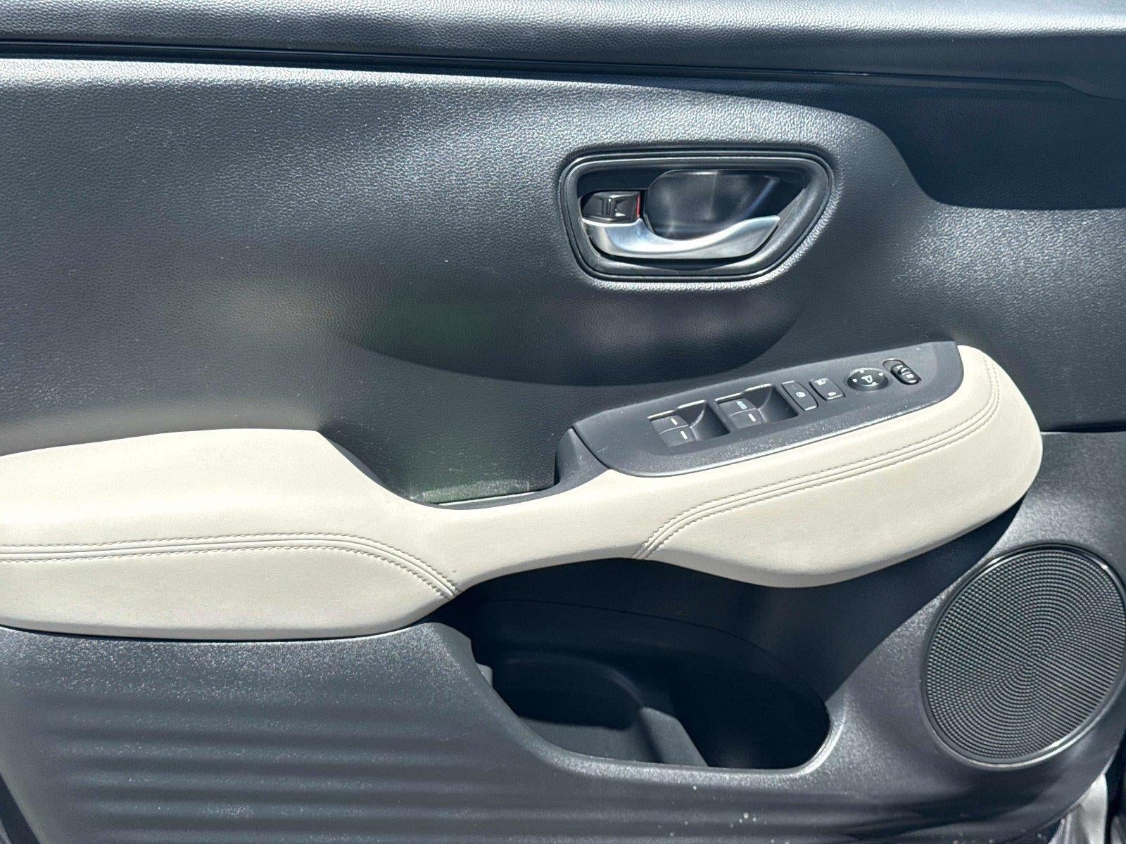 2025 Honda HR-V LX