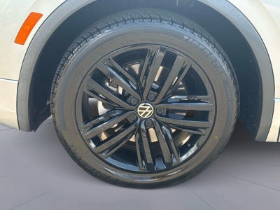 2022 Volkswagen Tiguan SE R-Line Black