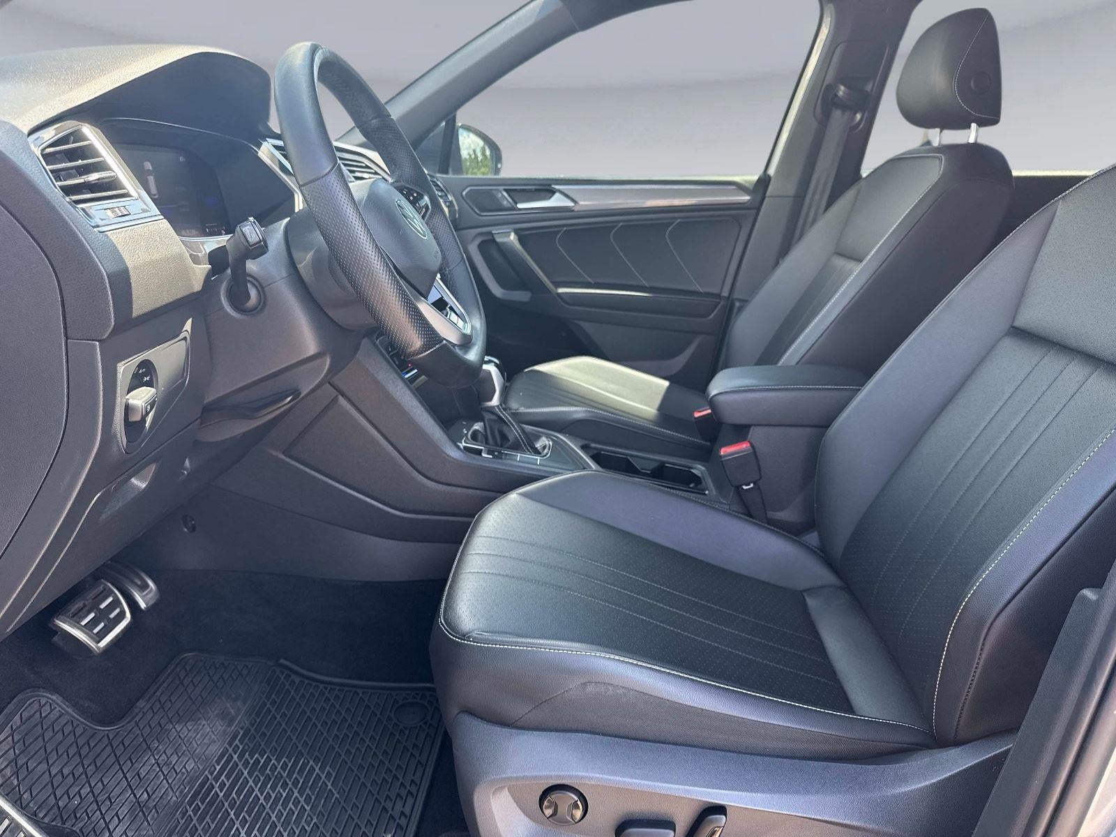 2022 Volkswagen Tiguan SE R-Line Black