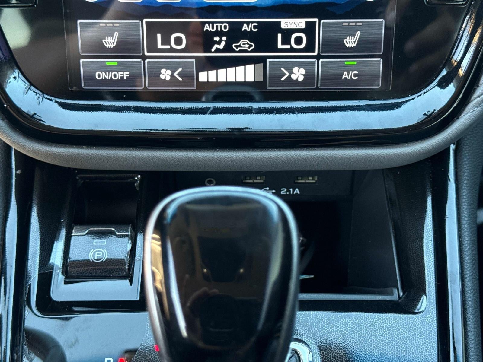 2022 Subaru OUTBACK Premium