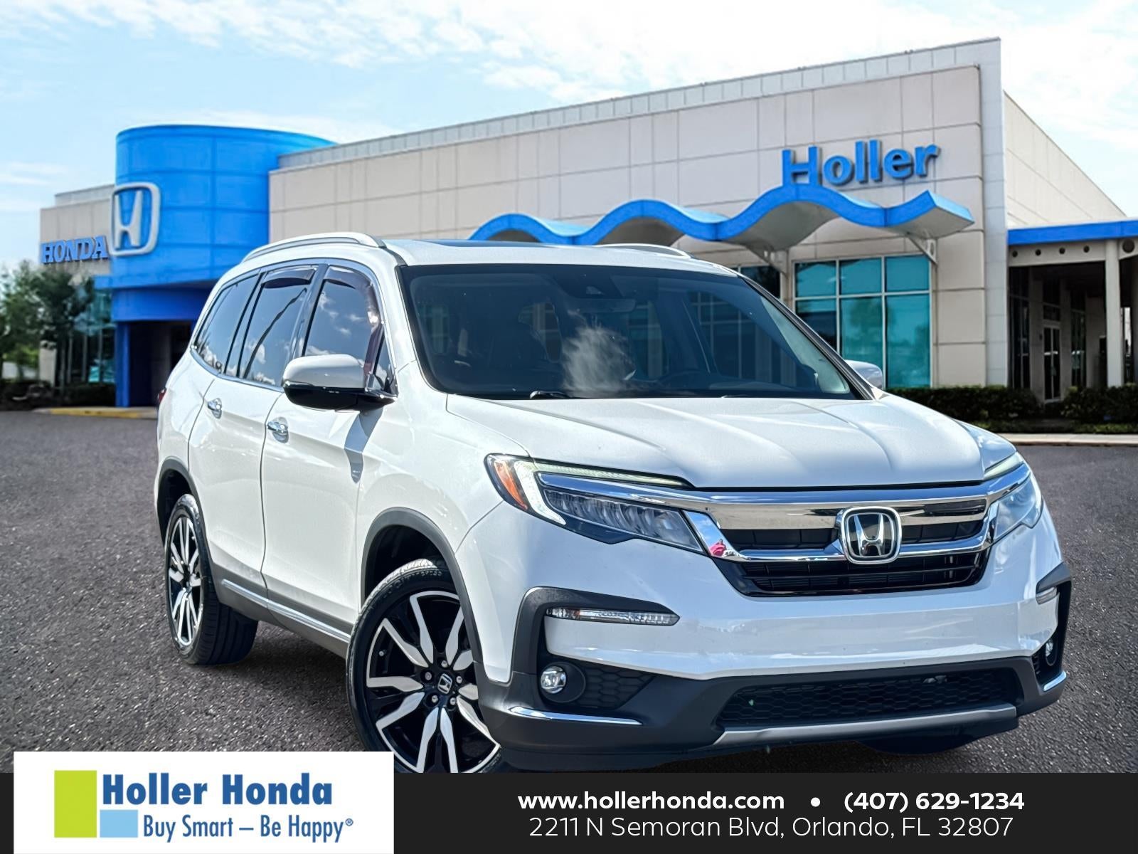 2020 Honda Pilot Touring w/Rear Captain's Chairs