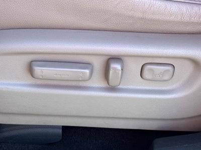 2020 Honda Pilot Touring w/Rear Captain's Chairs