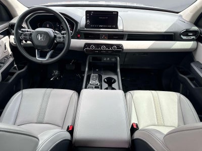2023 Honda Pilot EX-L w/Rear Captain's Chairs