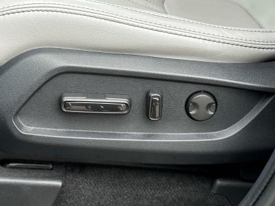 2023 Honda Pilot EX-L w/Rear Captain's Chairs