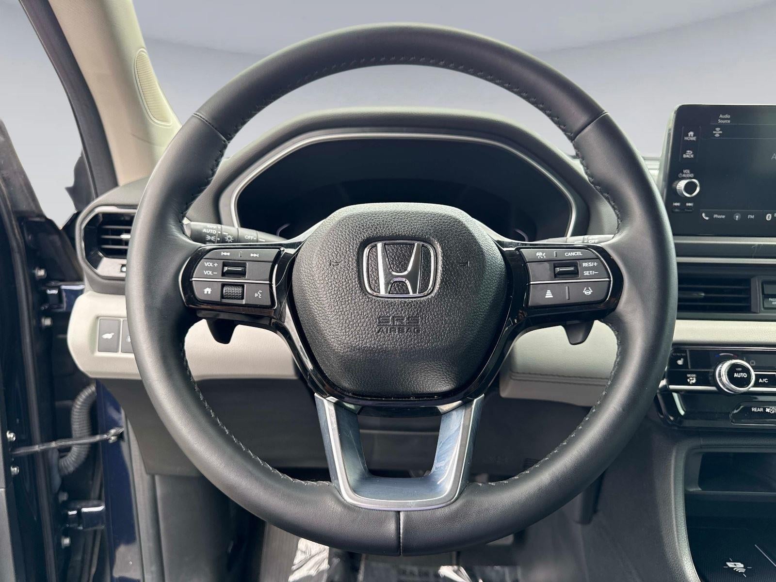 2023 Honda Pilot EX-L w/Rear Captain's Chairs