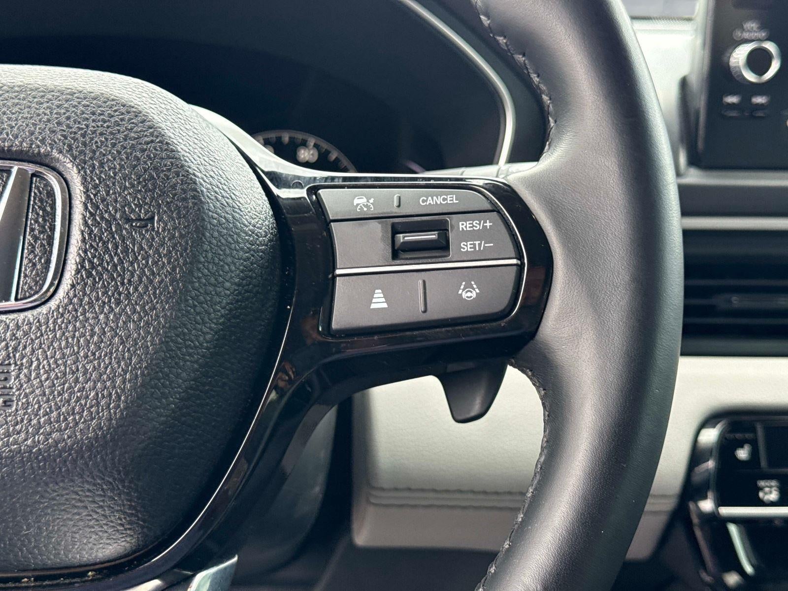 2023 Honda Pilot EX-L w/Rear Captain's Chairs