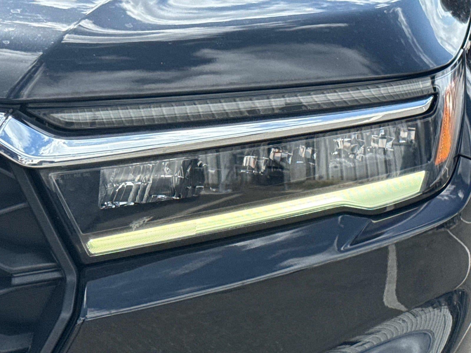 2023 Honda Pilot EX-L w/Rear Captain's Chairs