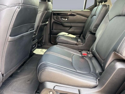 2023 Honda Pilot EX-L w/Rear Captain's Chairs