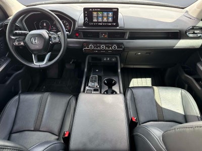 2023 Honda Pilot EX-L w/Rear Captain's Chairs