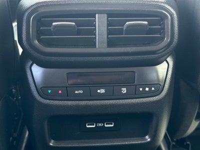 2023 Honda Pilot EX-L w/Rear Captain's Chairs