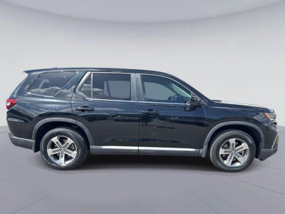 2023 Honda Pilot EX-L w/Rear Captain's Chairs
