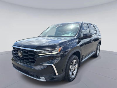 2023 Honda Pilot EX-L w/Rear Captain's Chairs