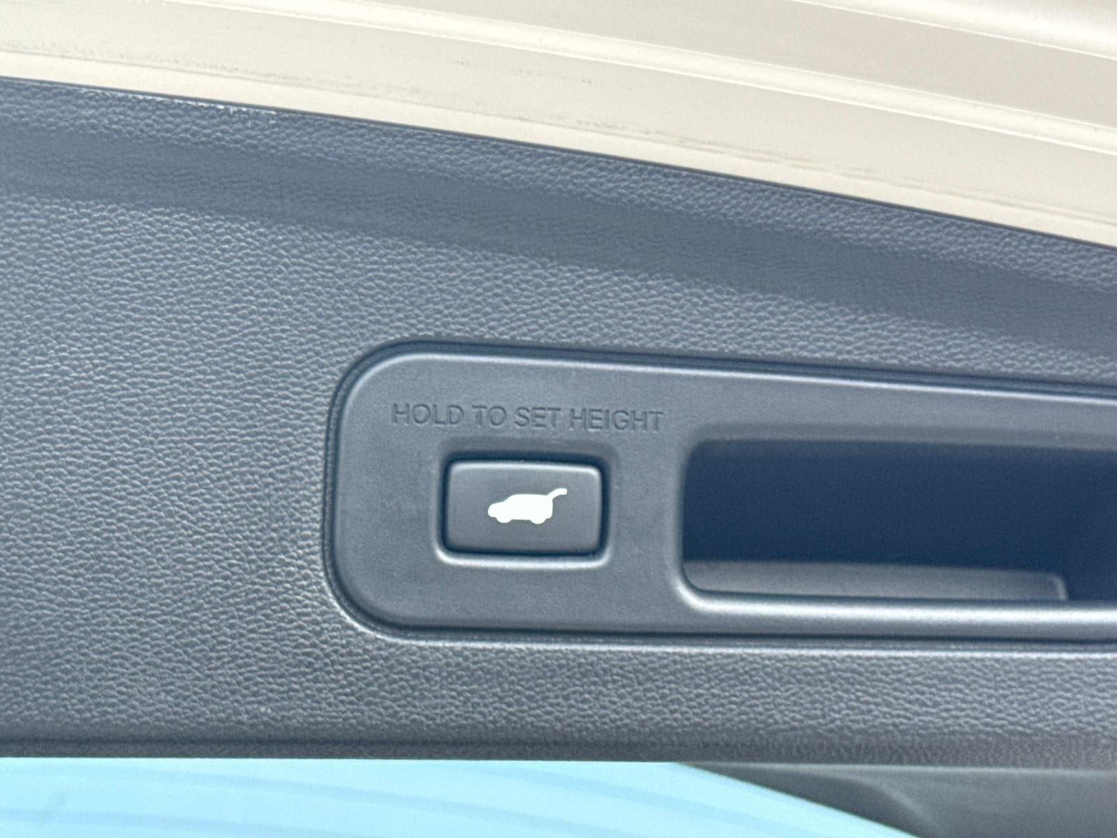 2023 Acura MDX w/Tech