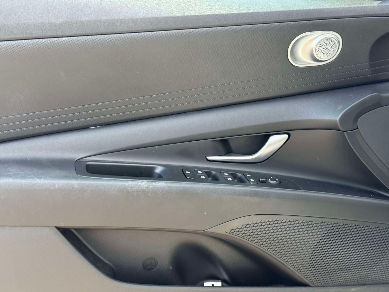 2021 Hyundai ELANTRA SEL SEL