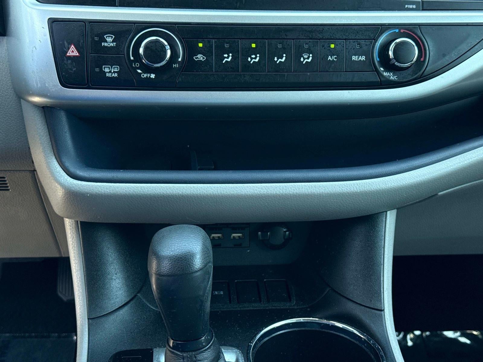 2019 Toyota Highlander LE