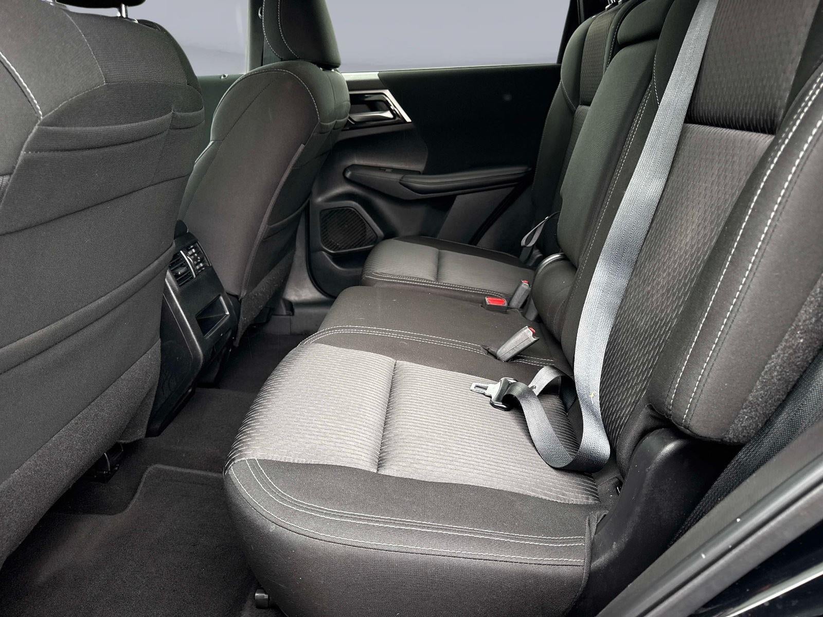 2024 Mitsubishi Outlander ES