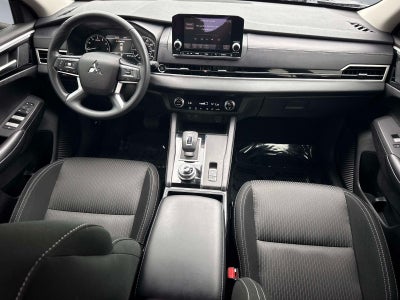 2024 Mitsubishi Outlander ES