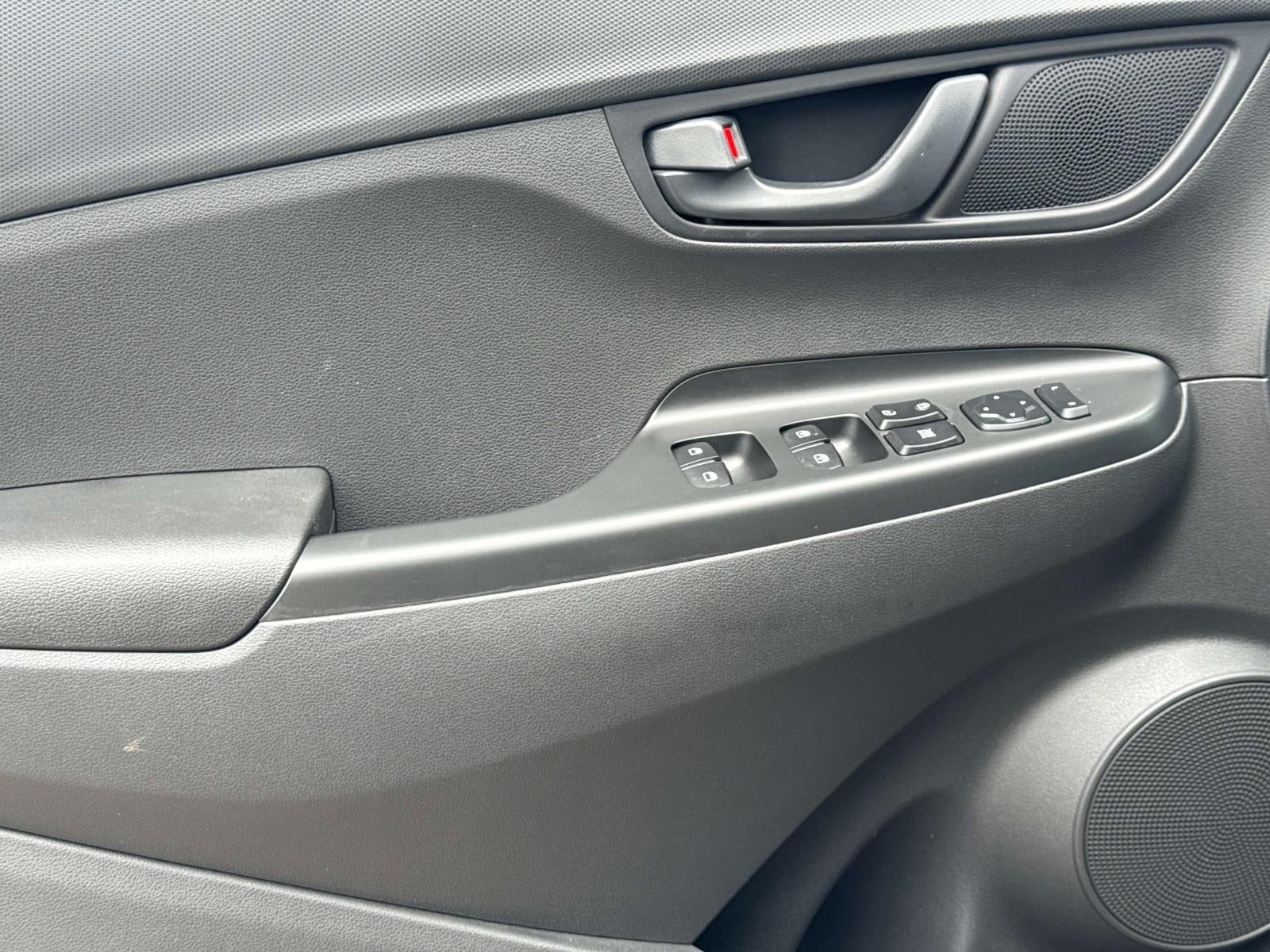 2023 Hyundai KONA SEL SEL