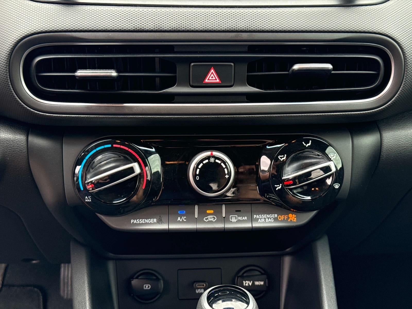 2023 Hyundai KONA SEL SEL