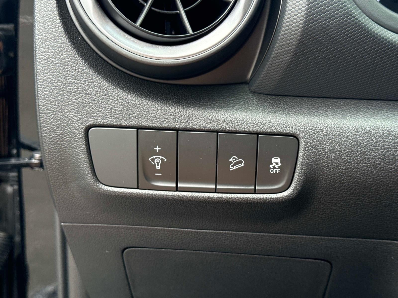 2023 Hyundai KONA SEL SEL