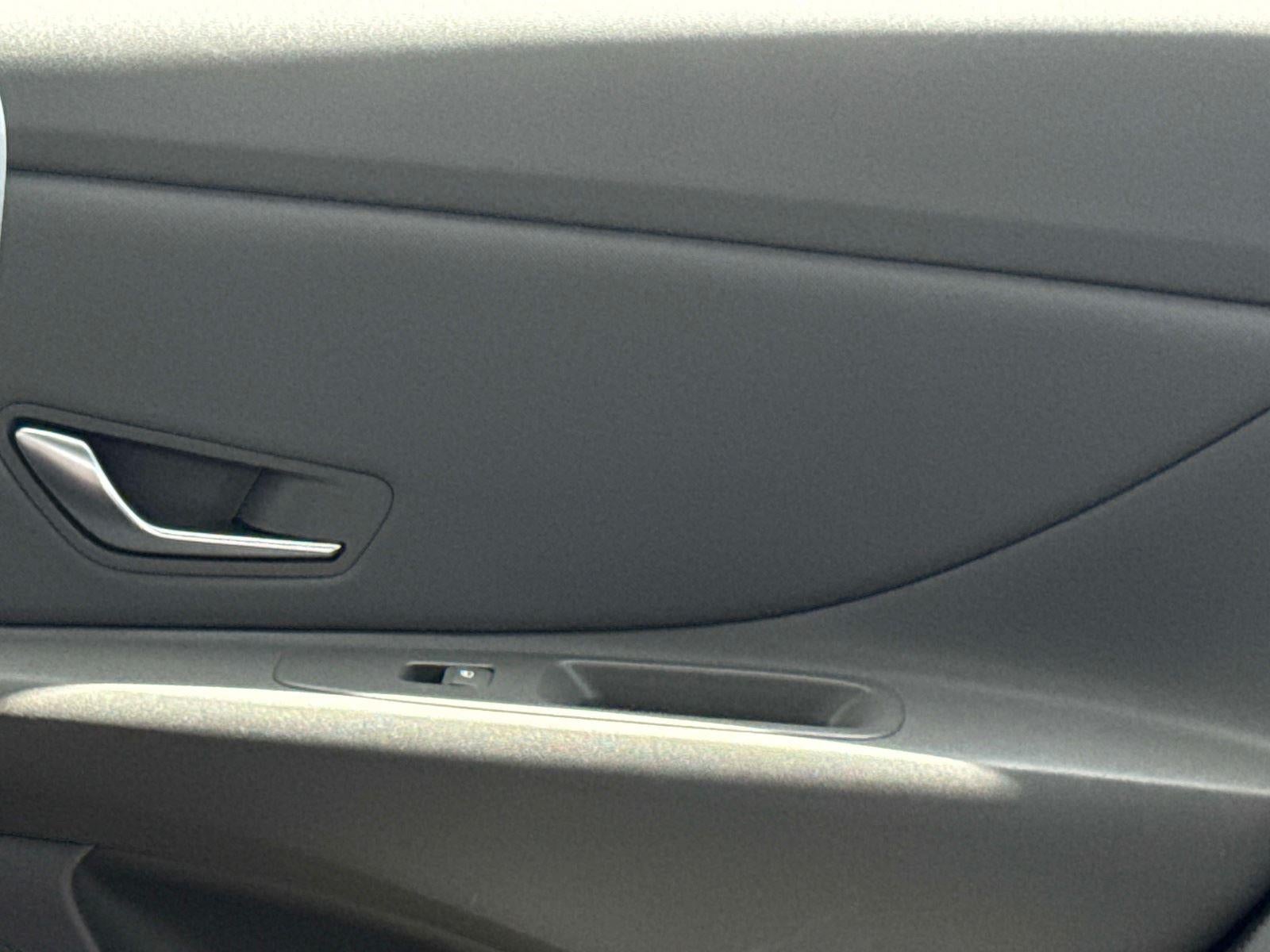 2024 Hyundai ELANTRA SEL SEL
