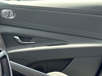 2024 Hyundai ELANTRA SEL SEL