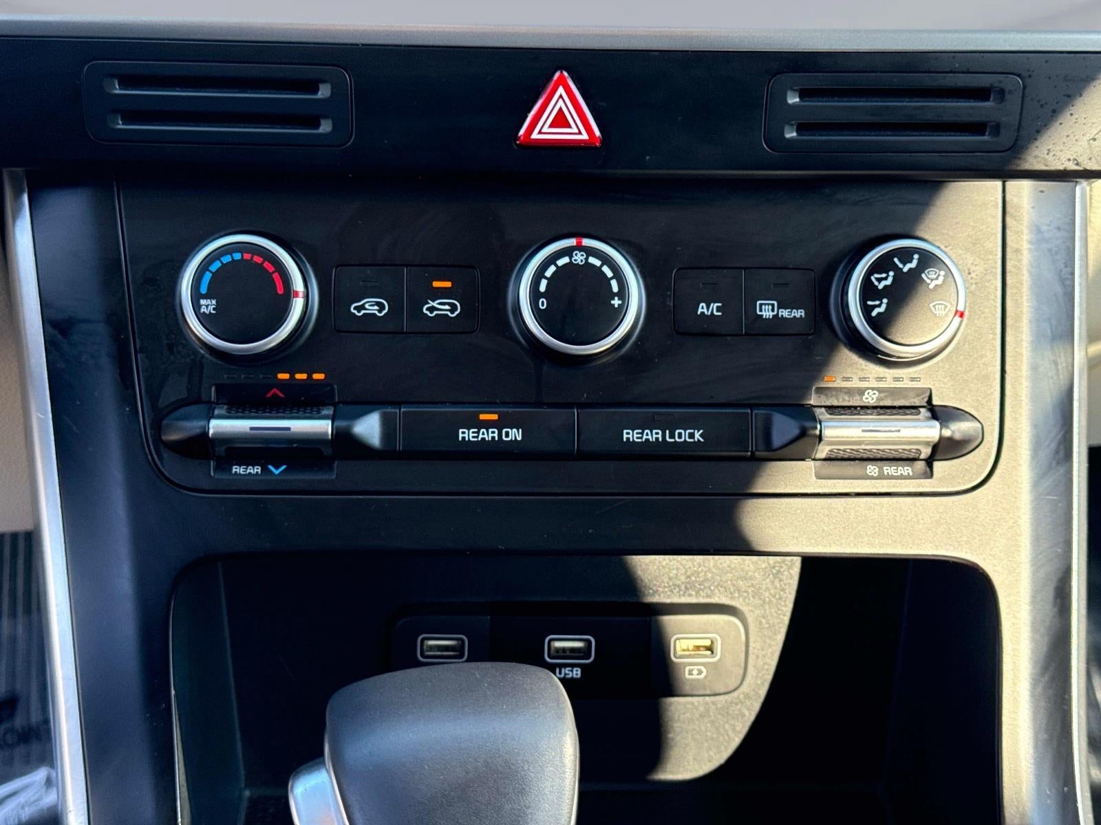 2024 Kia Carnival LX