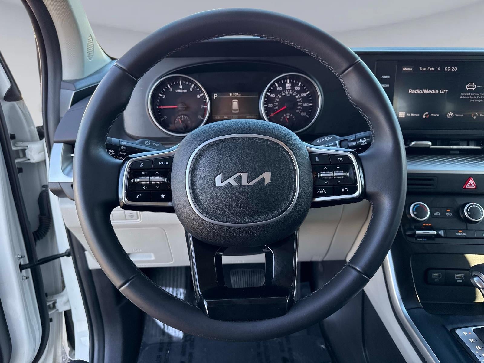 2024 Kia Carnival LX