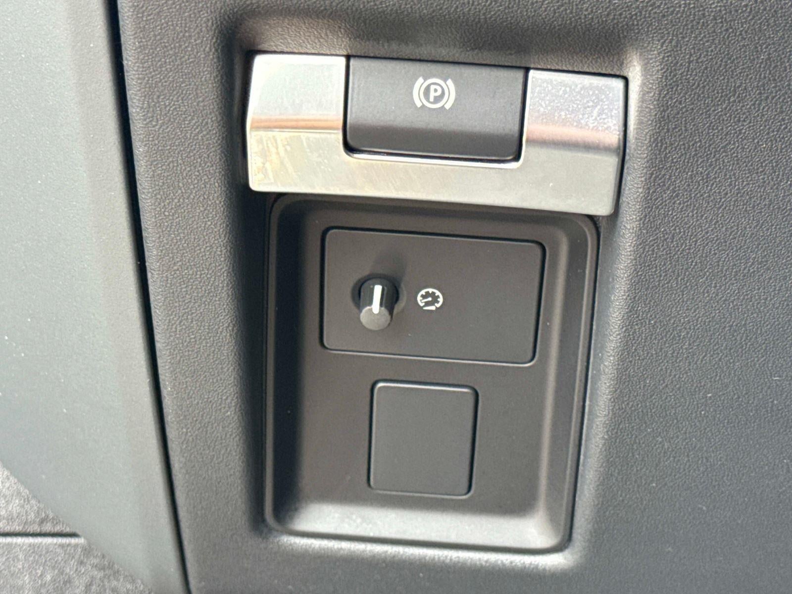 2024 Land Rover Defender X