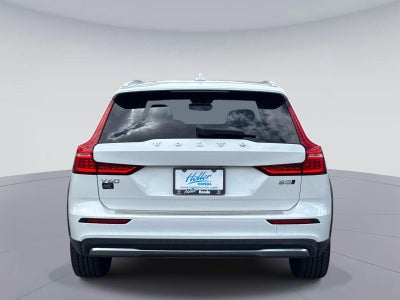 2025 Volvo V60 Cross Country Plus